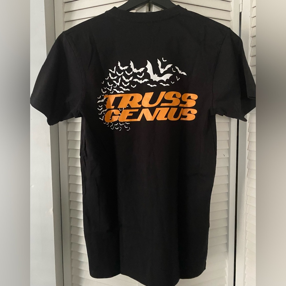✨NWOT✨ HALLOWEEN BATS 🦇 T-SHIRT